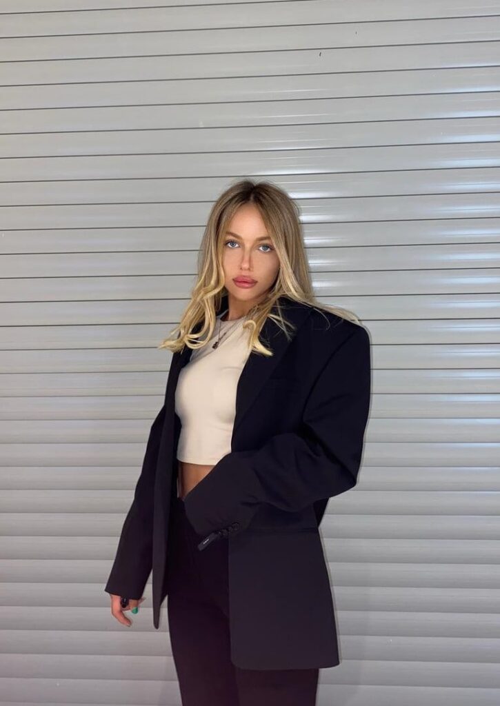 Модель Ешли Drive Models