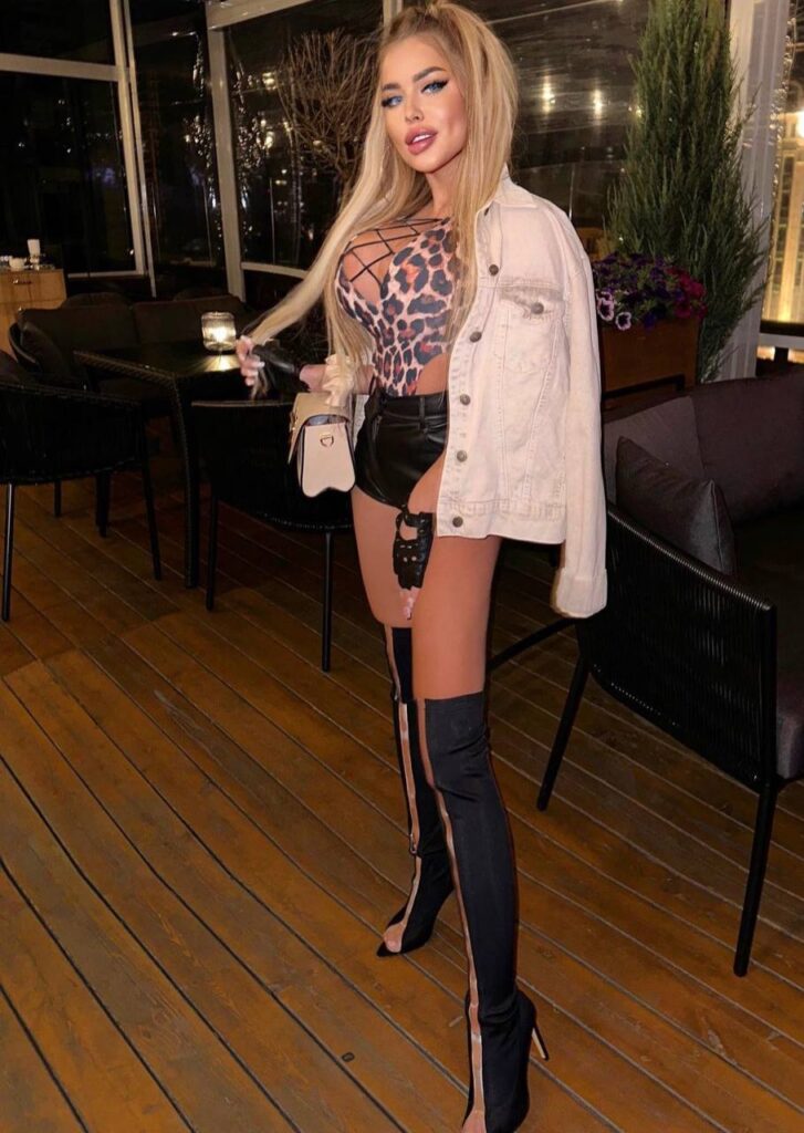 Элитная девушка Жанэт Drive Models