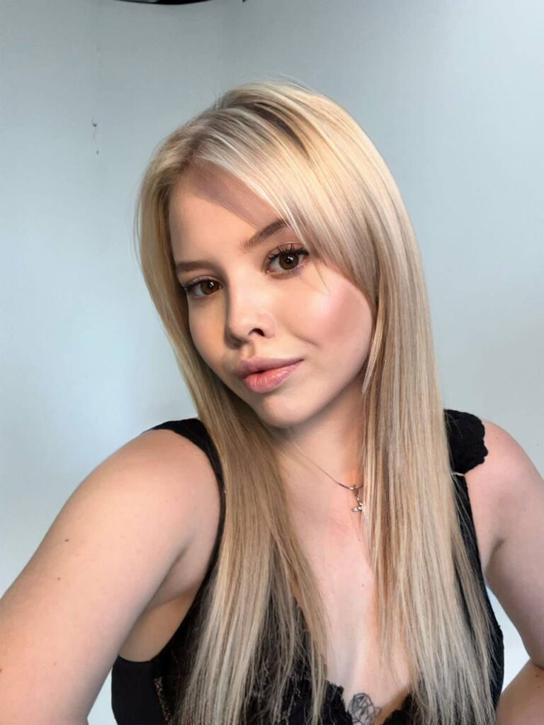 Девушка на час Нэнси Premium Models