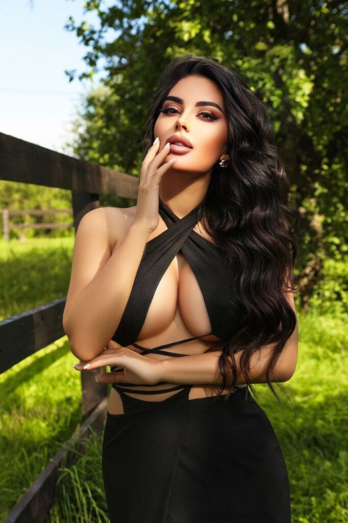 Эскорт-модель Джина Drive Models